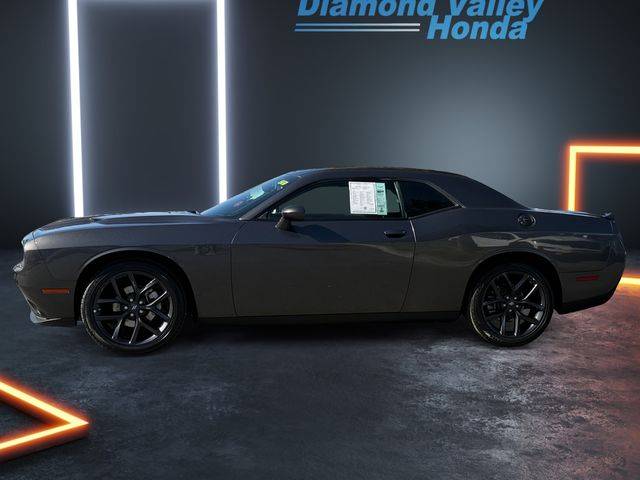 2022 Dodge Challenger SXT RWD photo