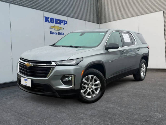 2023 Chevrolet Traverse LS FWD photo