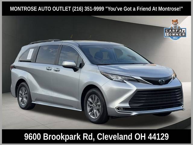 2023 Toyota Sienna XLE FWD photo