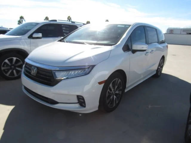 2023 Honda Odyssey Touring FWD photo