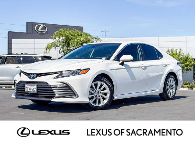2023 Toyota Camry LE FWD photo