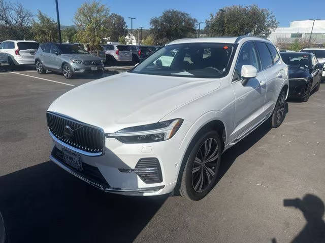 2023 Volvo XC60 Plus Bright Theme FWD photo