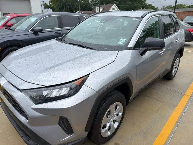 2021 Toyota RAV4 LE AWD photo