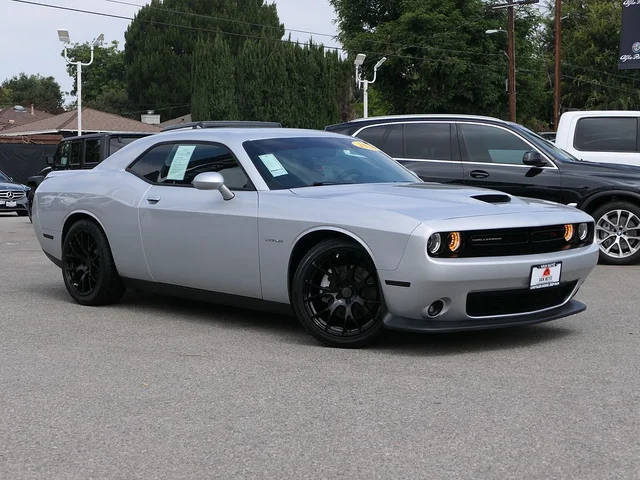 2022 Dodge Challenger R/T RWD photo