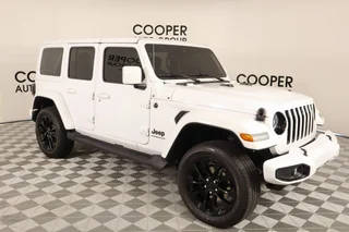 2023 Jeep Wrangler Unlimited High Altitude 4WD photo