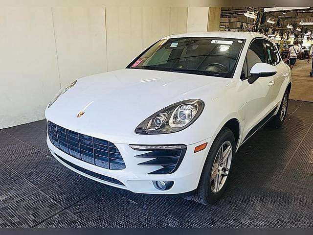 2018 Porsche Macan AWD photo