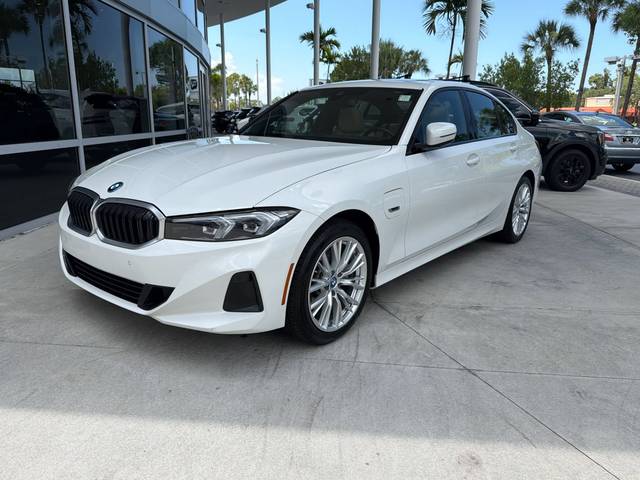2023 BMW 3 Series 330e xDrive AWD photo