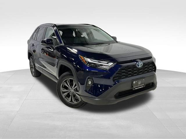 2022 Toyota RAV4 Hybrid XLE Premium AWD photo