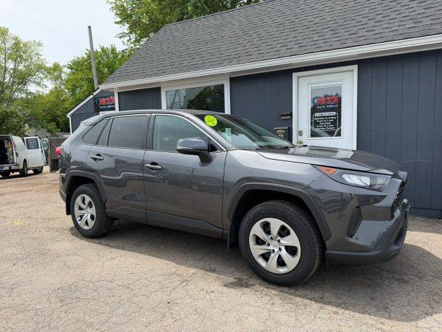 2022 Toyota RAV4 LE AWD photo