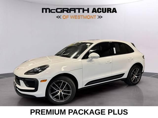2023 Porsche Macan AWD photo