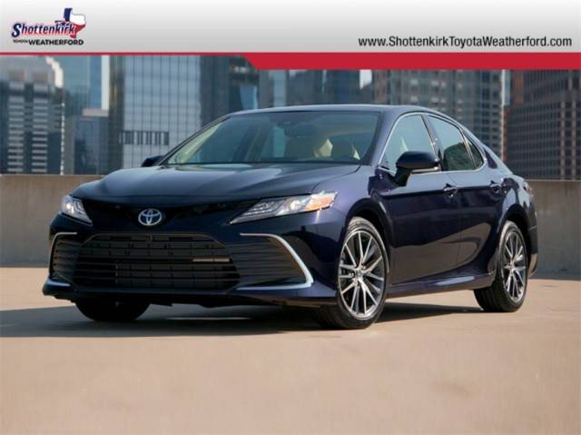 2023 Toyota Camry LE FWD photo