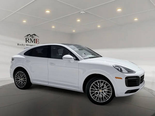 2023 Porsche Cayenne Coupe Platinum Edition AWD photo