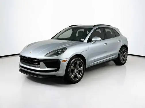 2023 Porsche Macan AWD photo
