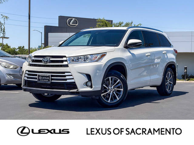 2017 Toyota Highlander XLE AWD photo