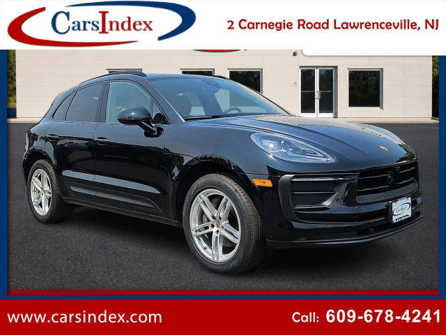 2023 Porsche Macan AWD photo