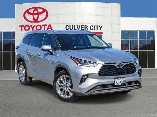 2023 Toyota Highlander Limited FWD photo