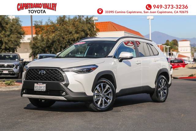 2022 Toyota Corolla Cross XLE AWD photo