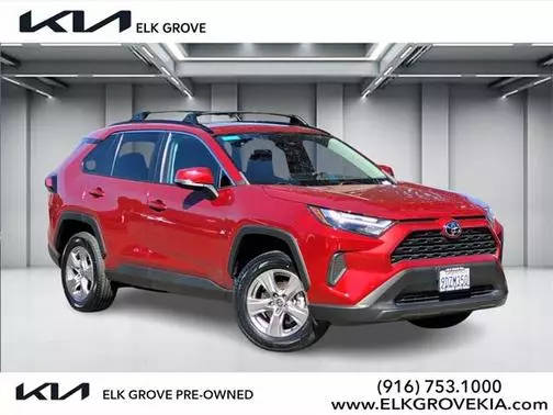 2023 Toyota RAV4 XLE FWD photo