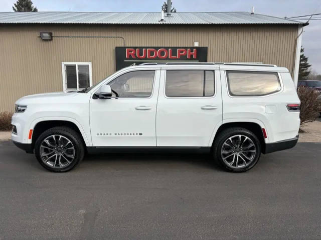 2022 Jeep Grand Wagoneer Series III 4WD photo