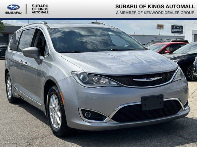 2020 Chrysler Pacifica Minivan Touring L FWD photo