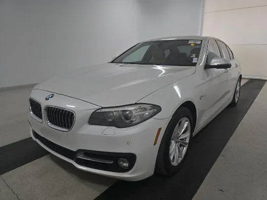 2015 BMW 5 Series 528i RWD photo