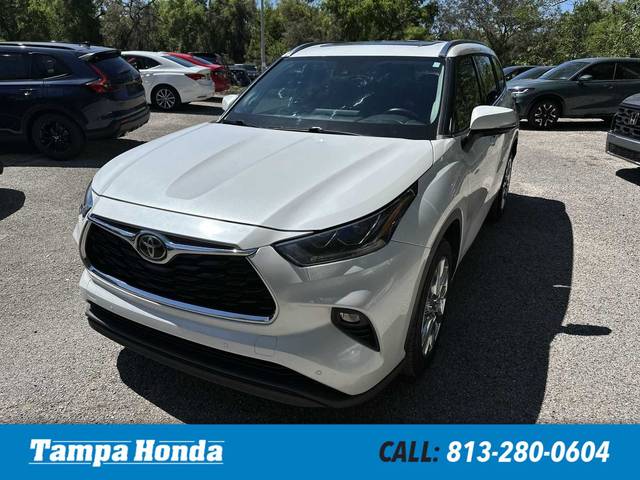 2023 Toyota Highlander Limited FWD photo