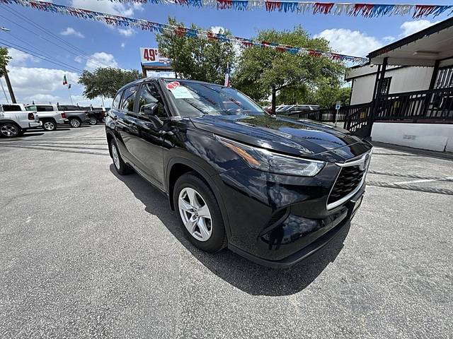 2023 Toyota Highlander L FWD photo
