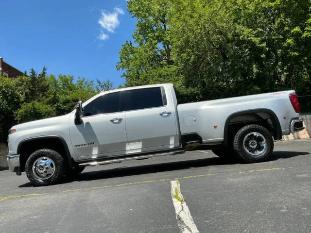 2023 Chevrolet Silverado 3500HD LTZ 4WD photo
