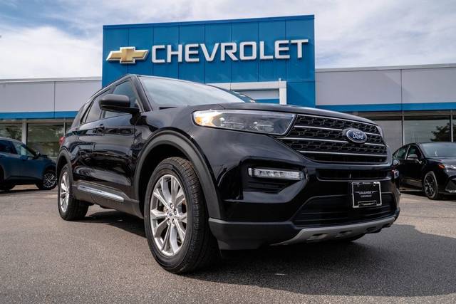 2022 Ford Explorer XLT 4WD photo
