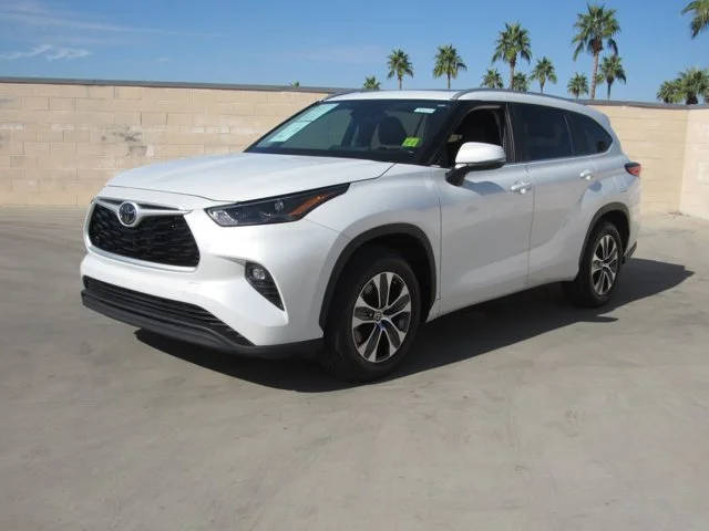 2023 Toyota Highlander XLE FWD photo