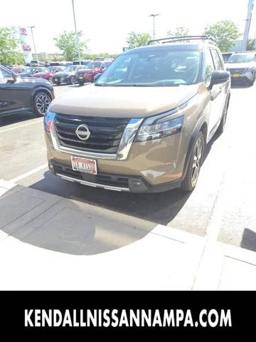 2023 Nissan Pathfinder Platinum 4WD photo