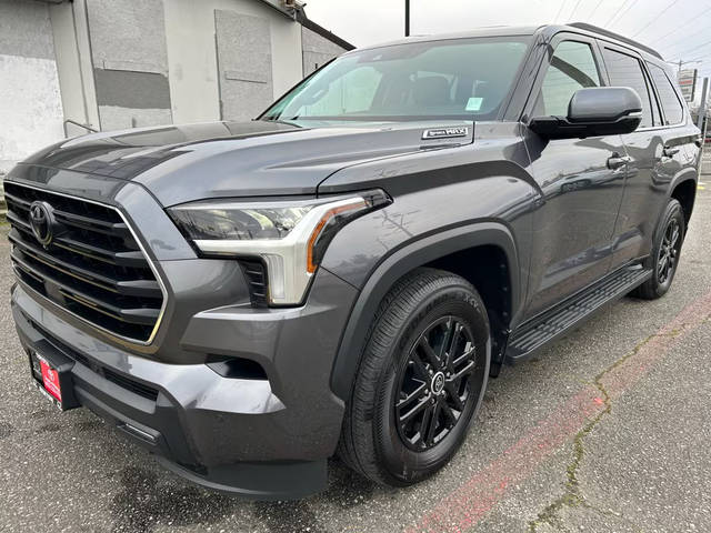 2023 Toyota Sequoia SR5 4WD photo