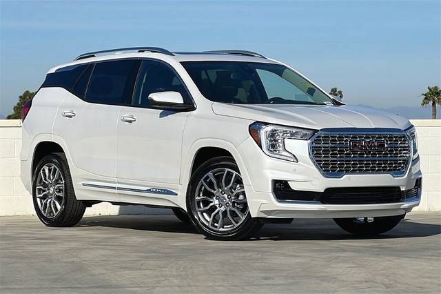 2022 GMC Terrain Denali AWD photo