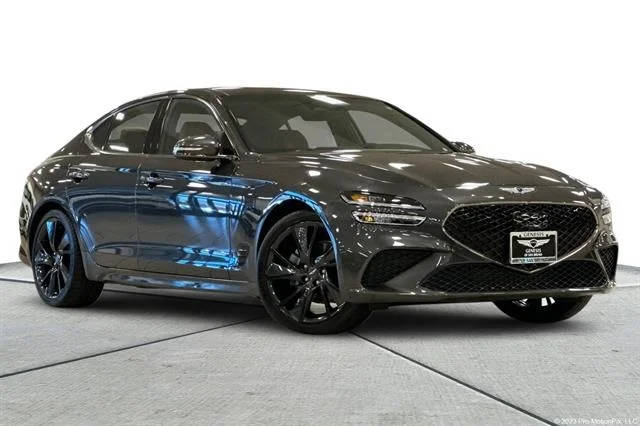 2023 Genesis G70 2.0T RWD photo