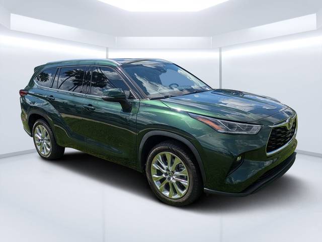 2023 Toyota Highlander Limited FWD photo