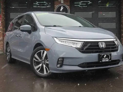 2023 Honda Odyssey Touring FWD photo