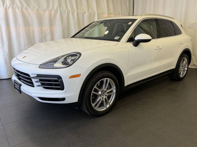 2023 Porsche Cayenne Platinum Edition AWD photo