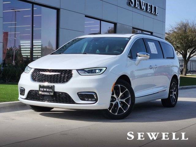 2022 Chrysler Pacifica Minivan Limited AWD photo