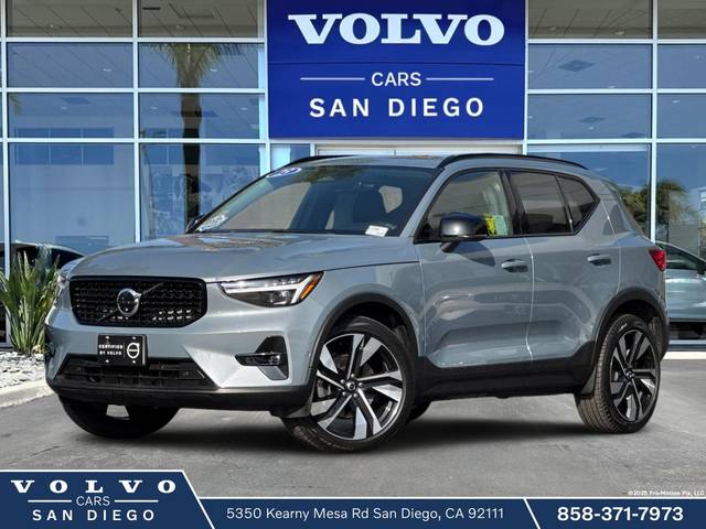 2023 Volvo XC40 Ultimate Dark Theme AWD photo