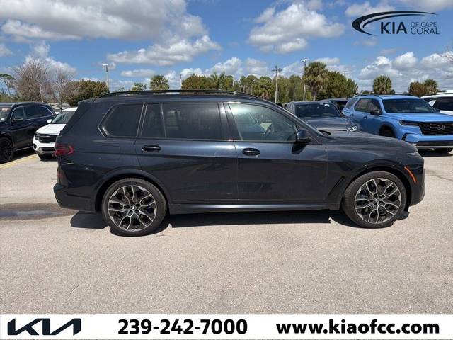 2023 BMW X7 xDrive40i AWD photo
