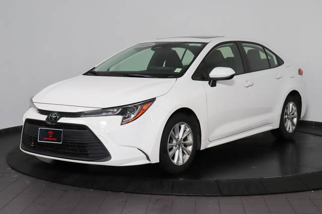 2023 Toyota Corolla LE FWD photo