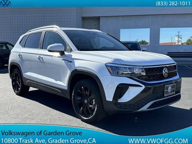 2023 Volkswagen Taos SE FWD photo