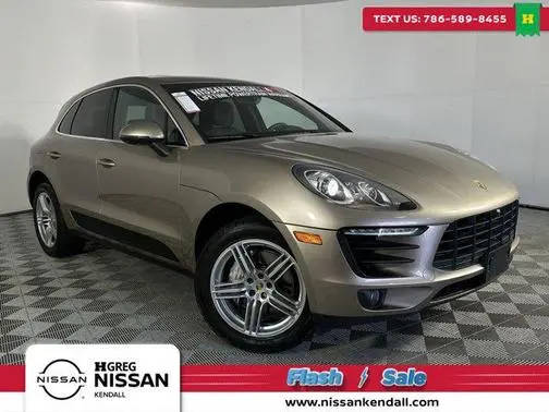 2016 Porsche Macan S AWD photo