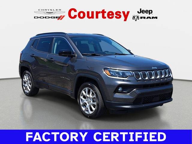 2022 Jeep Compass Latitude Lux 4WD photo