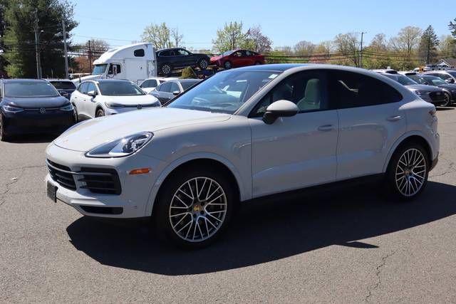 2023 Porsche Cayenne Coupe Platinum Edition AWD photo