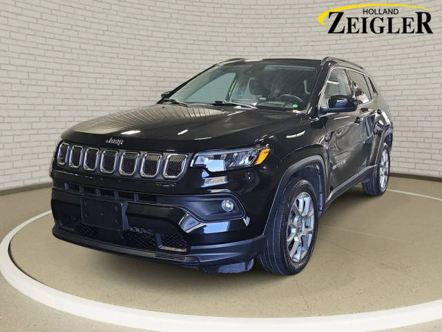 2022 Jeep Compass Latitude Lux 4WD photo