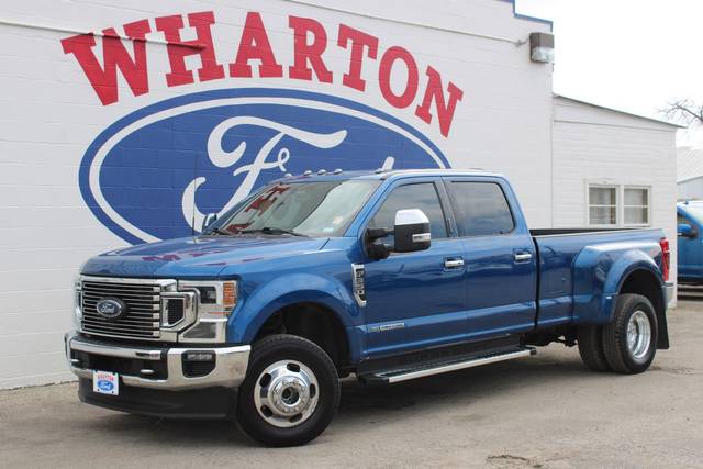 2022 Ford F-350 Super Duty LARIAT 4WD photo