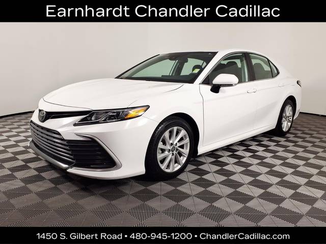 2023 Toyota Camry LE FWD photo