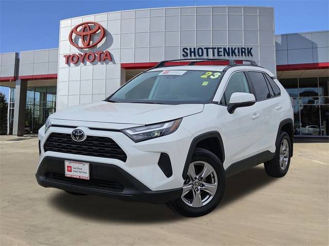 2023 Toyota RAV4 XLE FWD photo