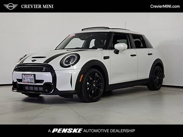 2023 MINI Hardtop 4 Door Cooper S FWD photo